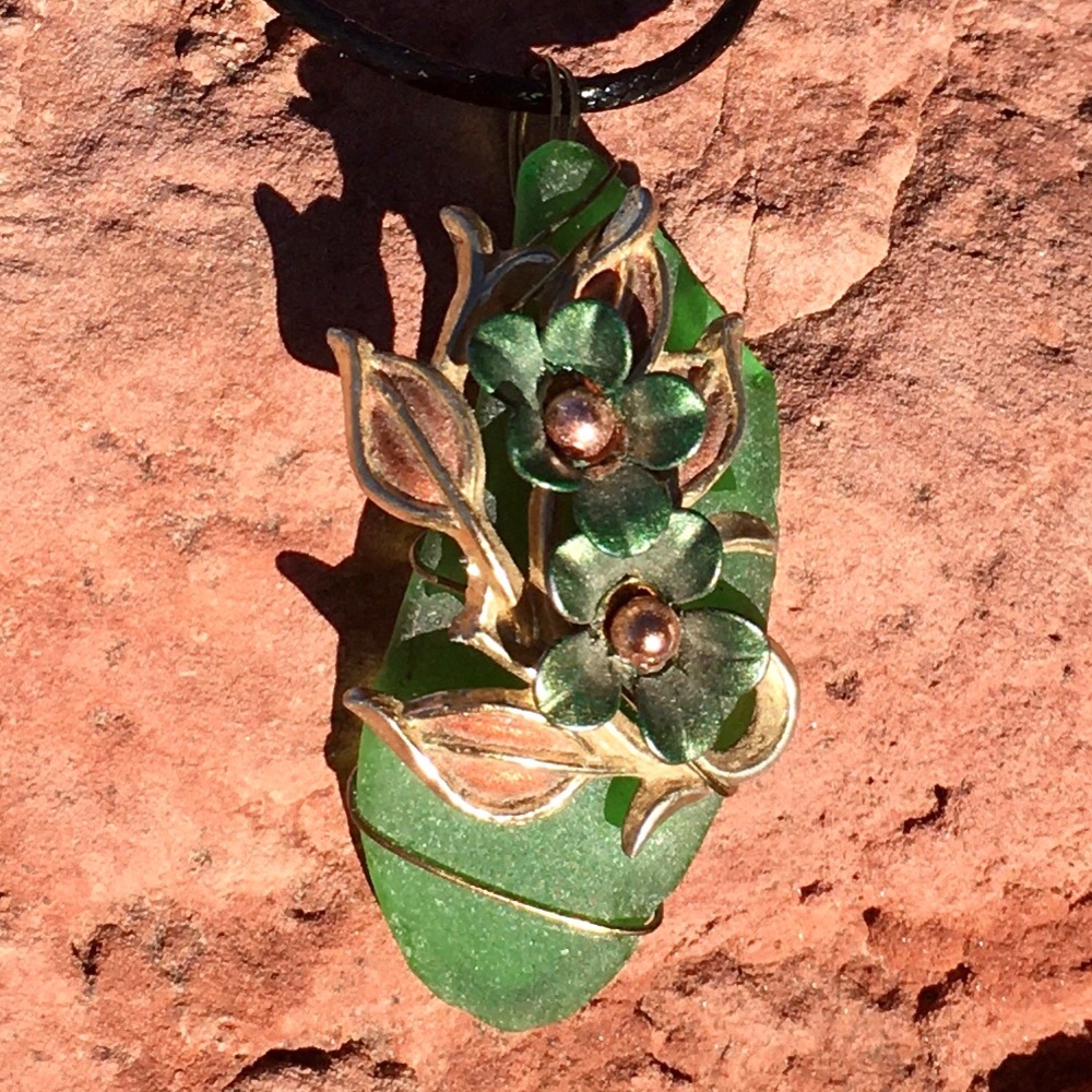 Sea Glass Vintage Jewelry Necklace Green - Picture 1 of 8